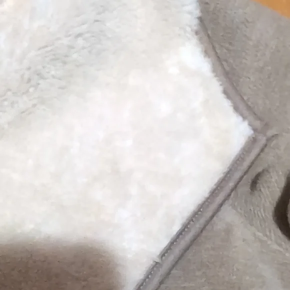 Nicole Miller Tan Casual Minimalist Jacket with Cream Lining - Picture 3 of 5